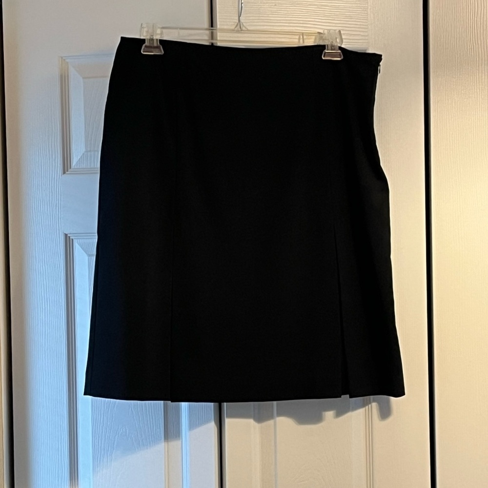Merona women’s black skirt - 16